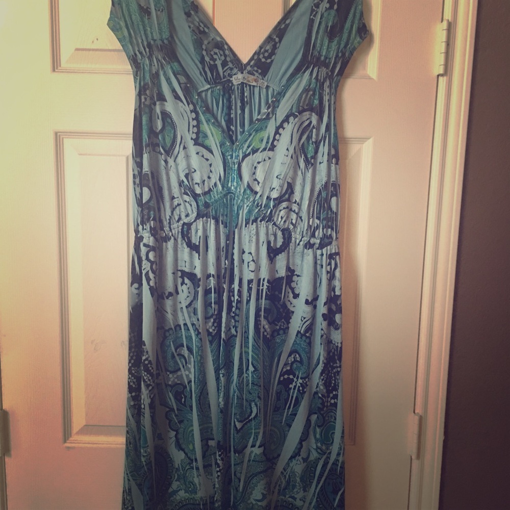 Women’s plus size dress